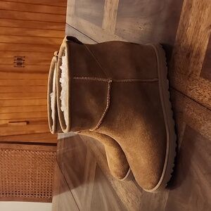 UGG CLASSIC FEMME MINI CHESTNUT SUEDE WEDGE ANKLE BOOTS BOOTIES Size 9